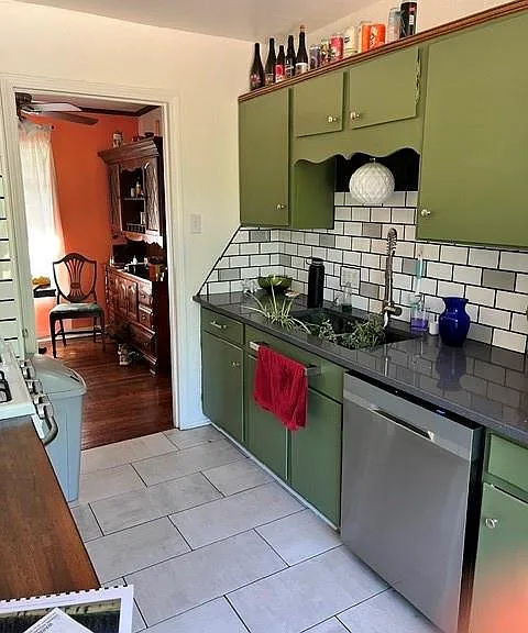 4720 Lowell Ln — Photo 5