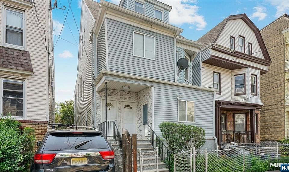 1st image of 18 Ellis Ave