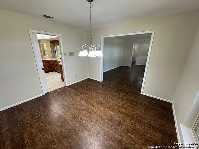 409 Fenwick Dr — Photo 4