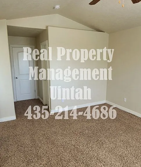 449 E Red Fox Ln — Photo 18