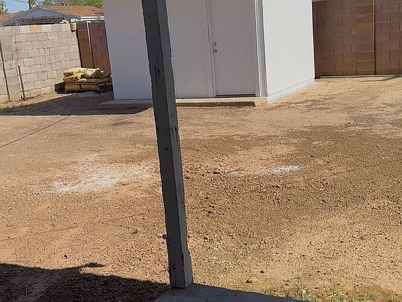 5th image of 2837 W Campbell Ave