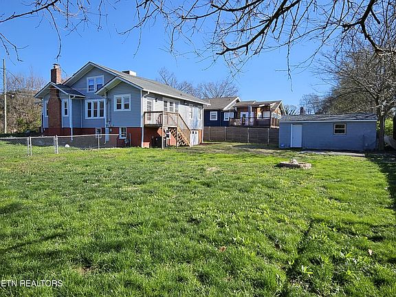 4th image of 2404 Montclair Ave