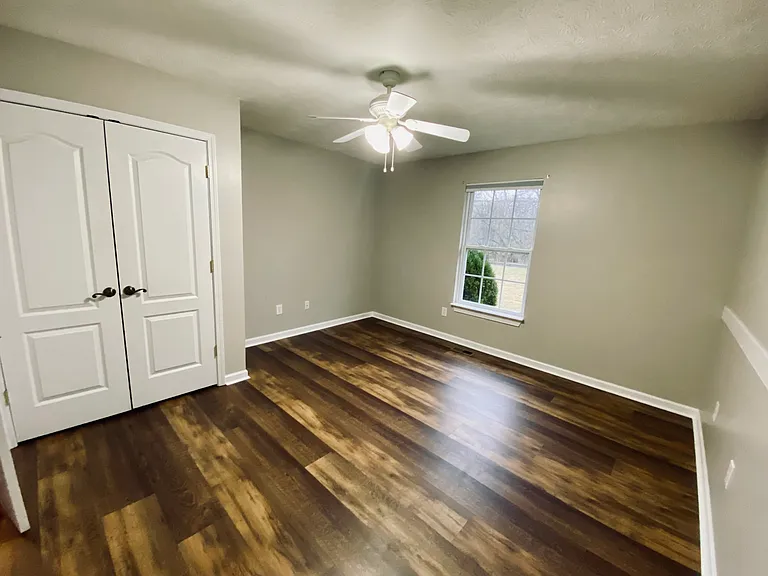 8012 Old Springfield Pike — Photo 11