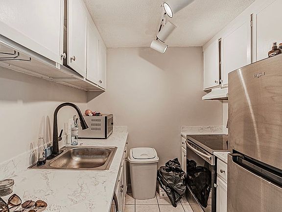3rd image of 799 N Dahlia St APT 501
