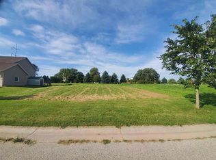 803 Mustang Ln, Fond Du Lac, WI 54935