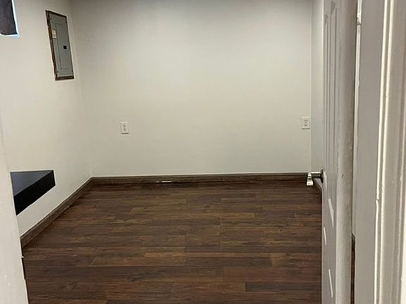 4th image of 121 E Scribner Ave #1/2