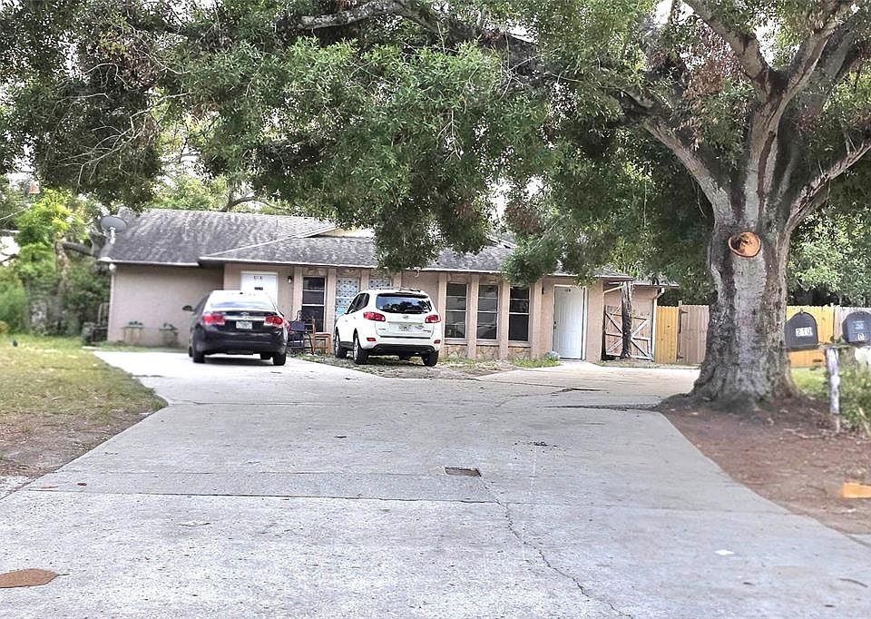 1st image of 208 58th Ave E