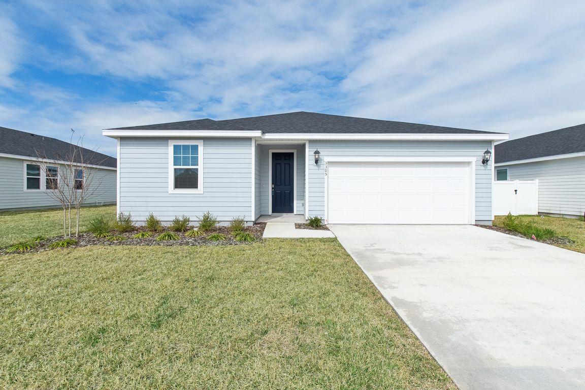 Lago Vista Dr-001.jpg