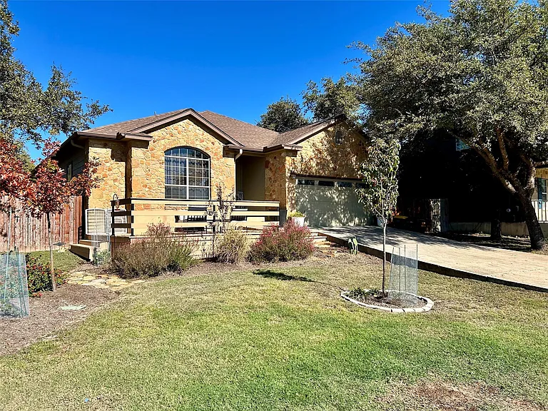 10039 Janet Loop — Photo 1