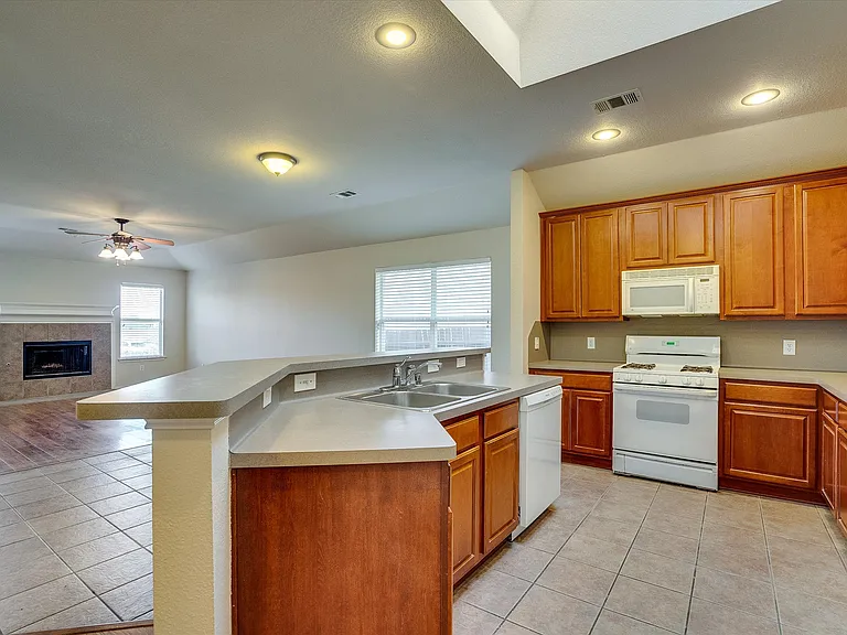 9804 Westmere Ln — Photo 16