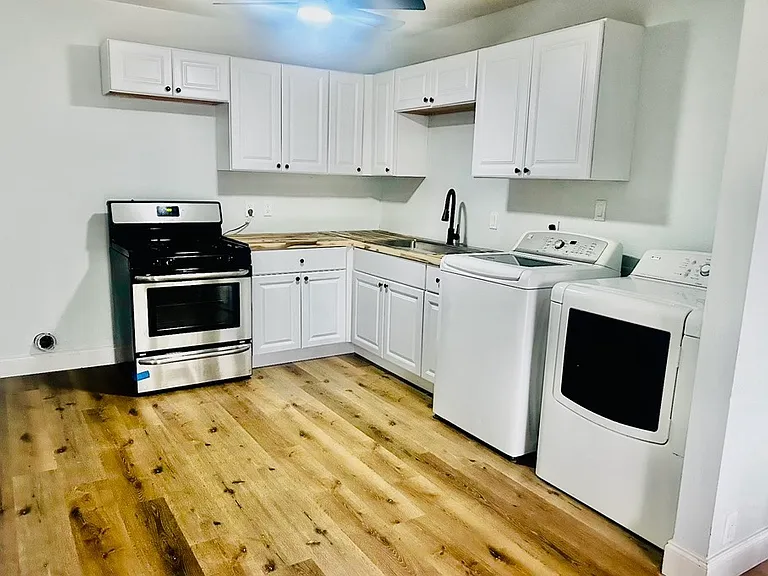 617 Jane Ln — Photo 2