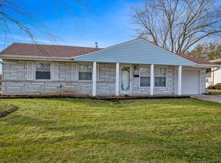 16 Standish Ln, Schaumburg, IL 60193