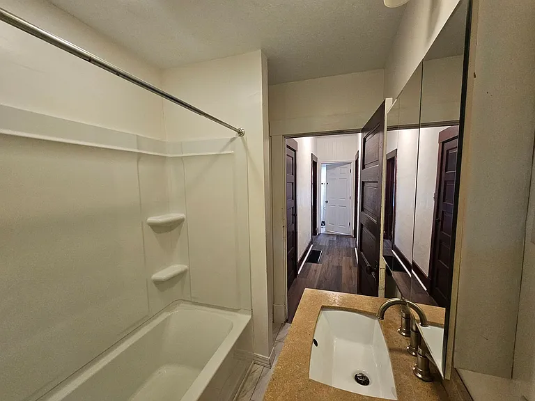 389 Gilmore St — Photo 8