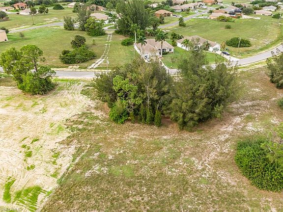 2nd image of 355 SW 24th Pl