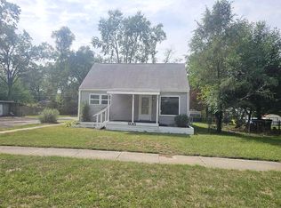6015 Herbert St, Westland, MI 48185