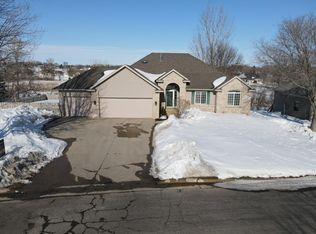 108 32nd Ave NE, Willmar, MN 56201