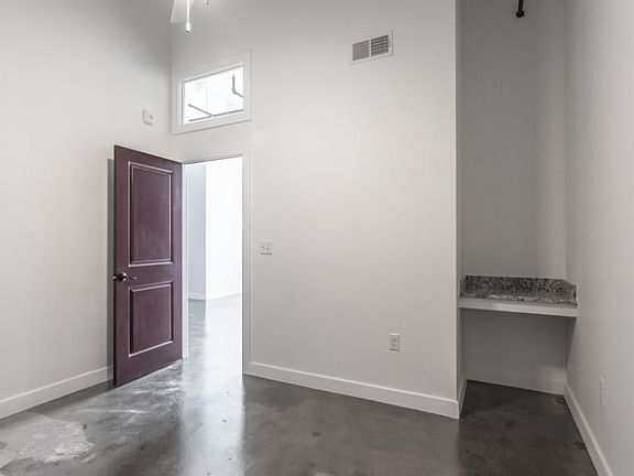 4th image of 410 Wellons St #306