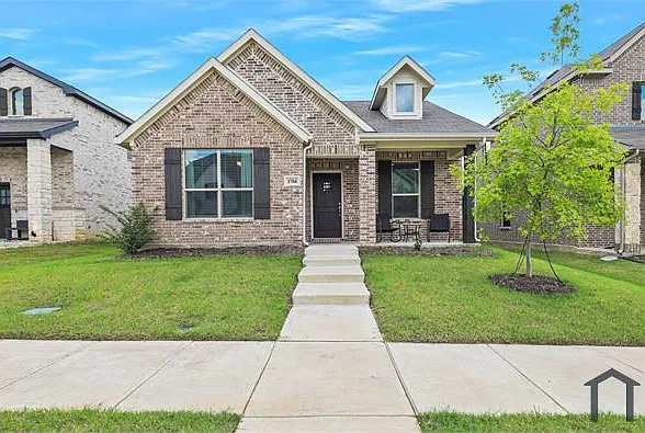 1704 Emilia Dr — Photo 1