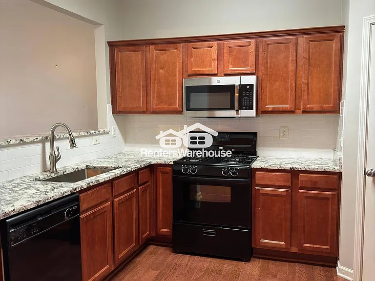 5021 Sherwood Way — Photo 2