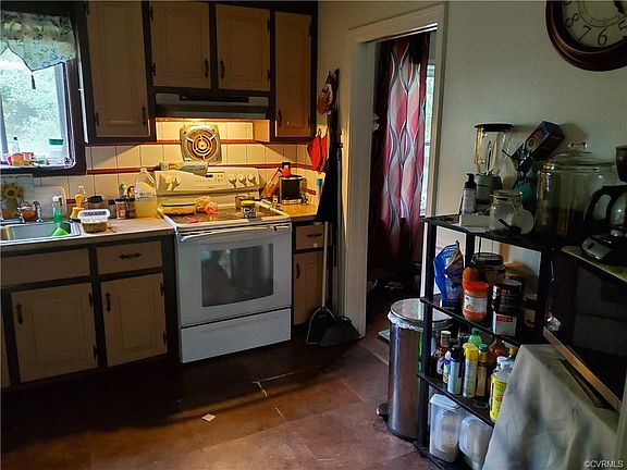 5th image of 2701 Twain Ln