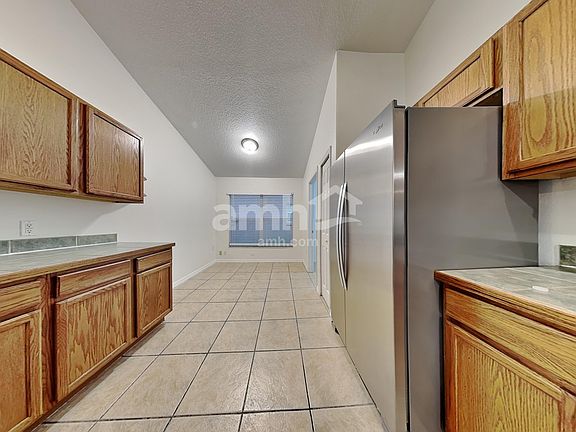 4th image of 197 Thornbury Dr