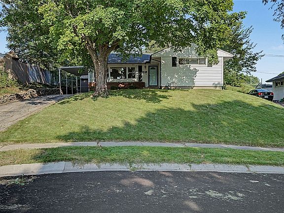3rd image of 132 Circle Dr