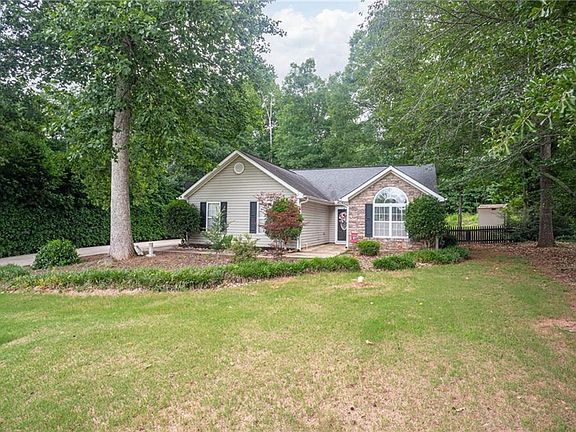 2nd image of 605 Freeman Dr