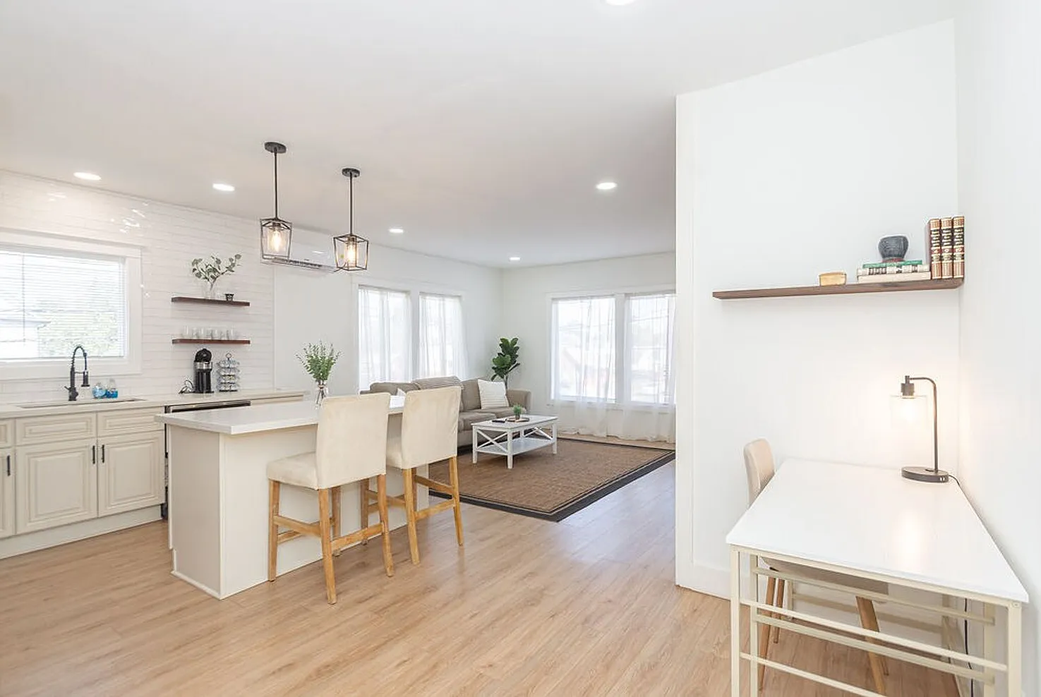 1 bed, 1.0 bath, $1,783 — Photo 2