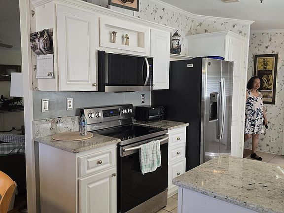3rd image of 8254 Weatherford Ave