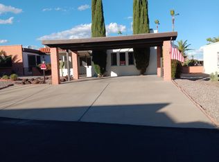 390 W Calle De Las Flores, Green Valley, AZ 85614