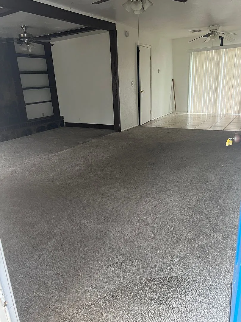 4 Bedrooom 2 Bath home ready for new resident! — Photo 2