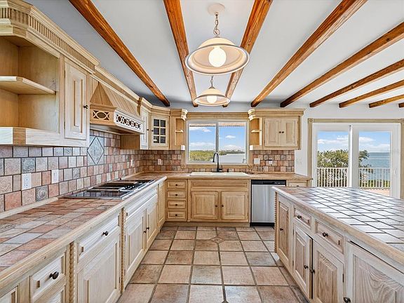 5th image of 1647 SEA BREEZE DRIVE