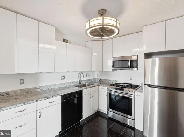 5225 Pooks Hill Rd APT 1204S, Bethesda, MD 20814