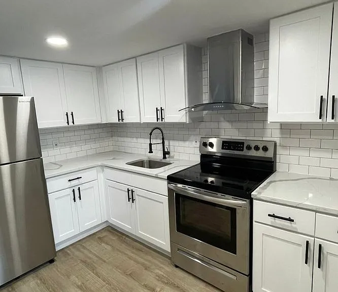 Robin Hood Apartments — Photo 28