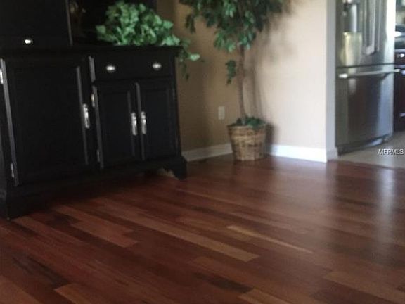 4th image of 111 Colonial Pine Ln