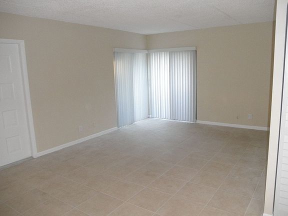 3rd image of 1856 Fairview Villas Dr APT 1