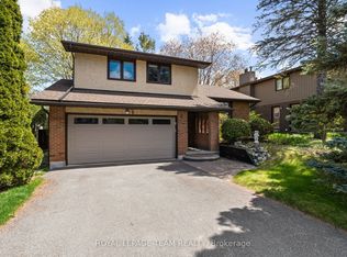 6 Byrd Cres, Ottawa, ON K2L 2G5