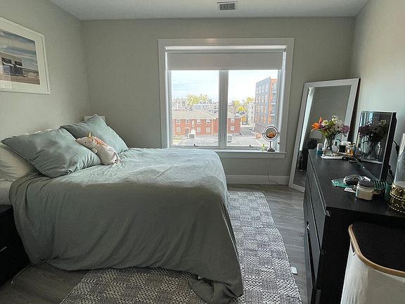4th image of 202 Old Colony Ave #401