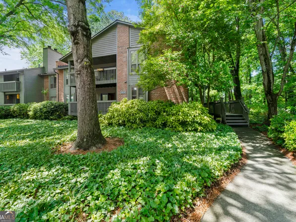 1424 Tuxworth Cir, Decatur, GA 30033