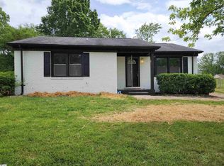 135 Raintree Dr, Spartanburg, SC 29301