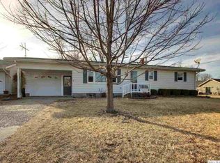 346 N Vermont St, Camp Point, IL 62320