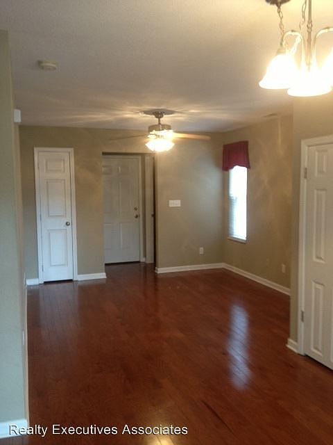 1st image of 820 Blue Spruce Way