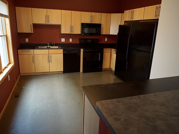 3rd image of 1117 8th St SE Unit 101