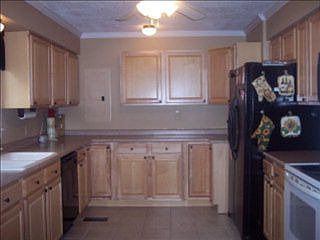 5th image of 302 Goldleaf Dr