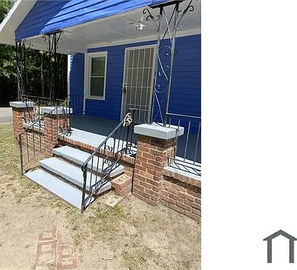 889 Trinity Pl