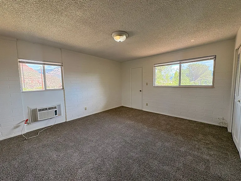 390 Cedar St #19 — Photo 13