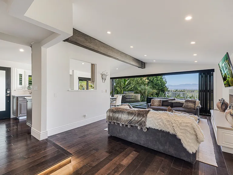 16725 Oak View Dr — Photo 8