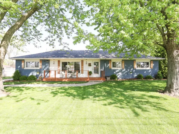 404 Riverside Dr, Fremont, OH 43420