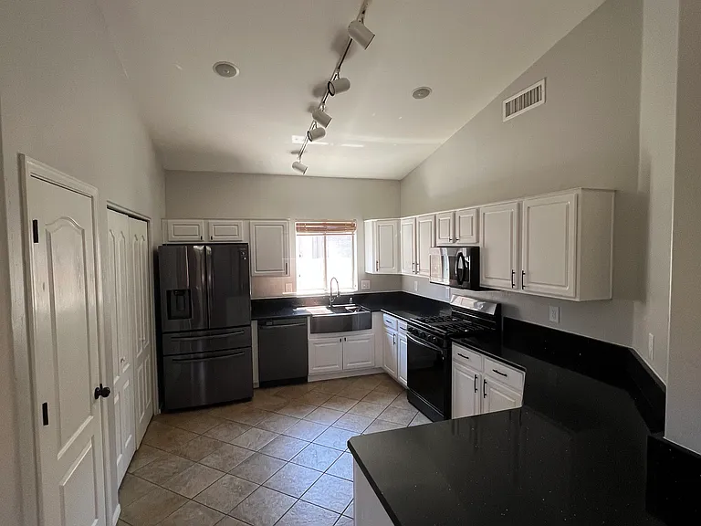 14290 S Avenida Del Picea — Photo 3