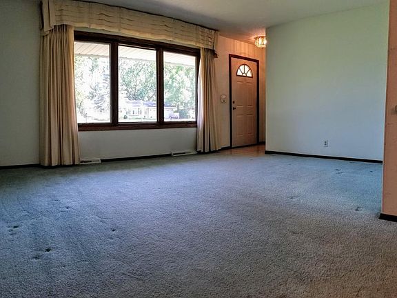 2nd image of 1364 Cedarwood Cir